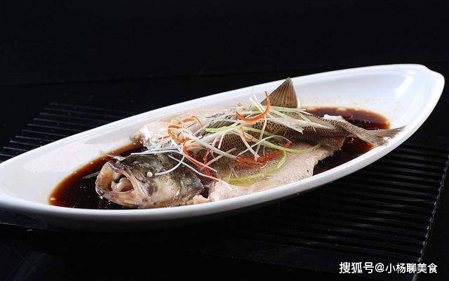 怎么挑选新鲜的鱼肉 e57d661f15ac4f9f9404005384f724f2.jpeg