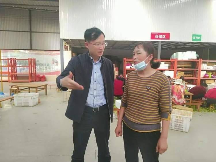 全国经济总量最小的县_2015中国年经济总量(2)