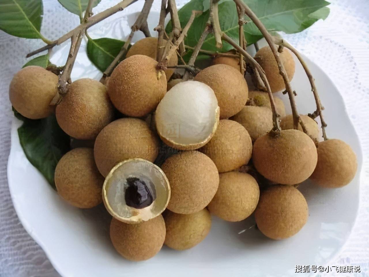 新鲜龙眼儿是一种难得的补血食材,它含有的葡萄糖和蛋白质以及微量