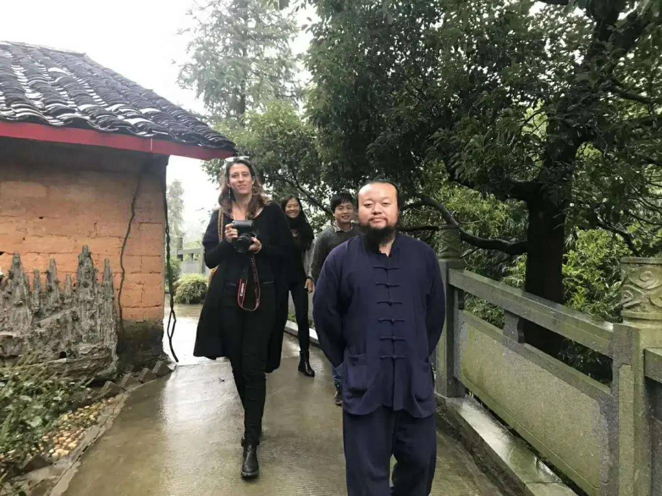 张嘉译为何改名张嘉益是明星富商御用风水师给看的