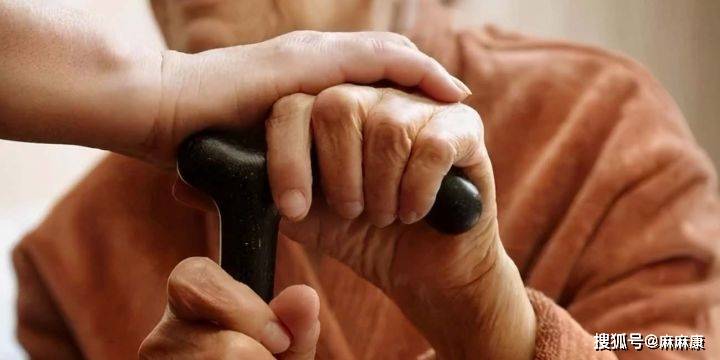 如何快速催尿的方法 eeef08177d044eee877d2d472e2bf58b.jpeg