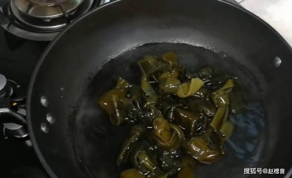 排骨汤怎么炖最好喝视频教程 824042e5307c486a92910e8399a1bfdb.jpeg