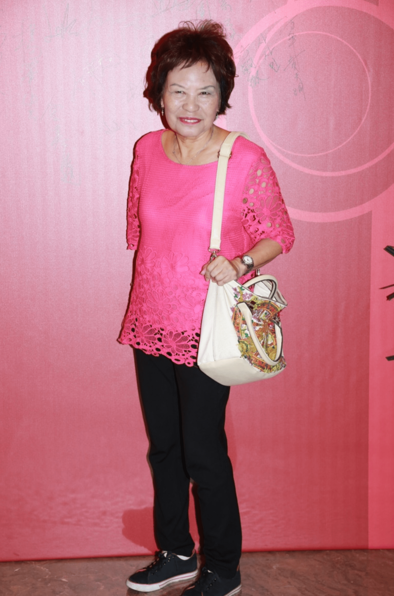 原创余慕莲病情不稳定转院治疗获悉吴孟达离世伤心感叹又走了一个