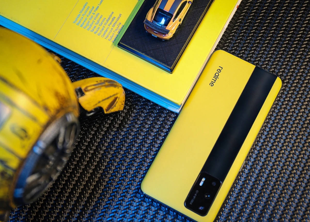官方|杨幂晒真机，realme GT跑分与正面照曝光
