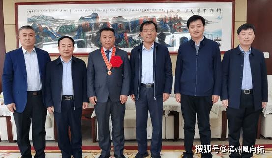 阳信县委书记栾兴刚会见"全国脱贫攻坚先进个人"耿建国