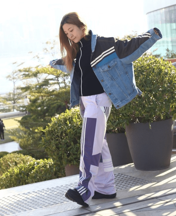 演员黎嘉骏去年坠亡,姐姐受访称打算不生孩子,不想