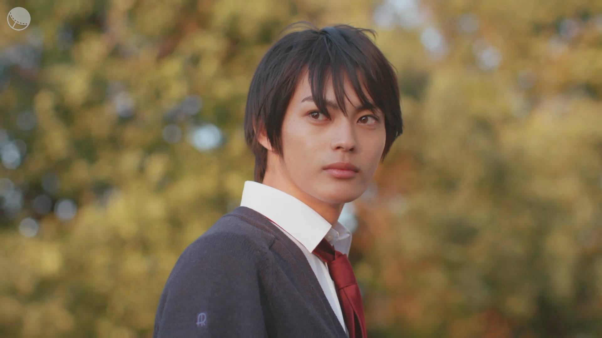 熊田天佑(神尾枫珠 饰)则是校园女生的王子.16岁的