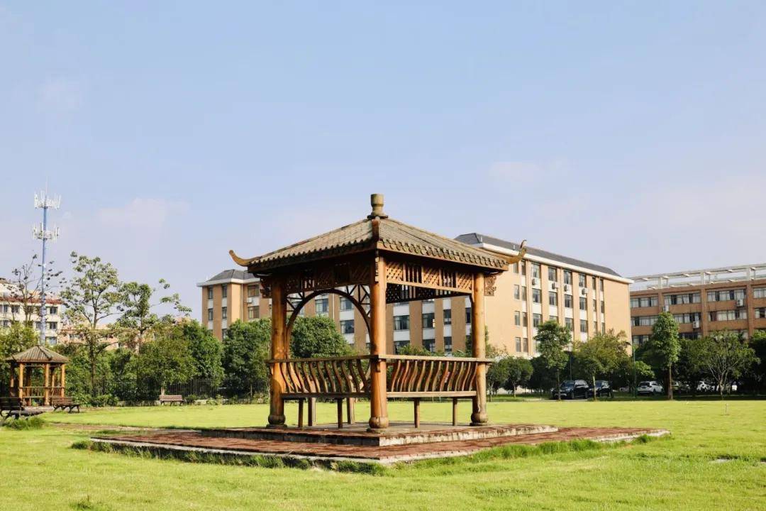 湖南商务职业学院2021单招简介