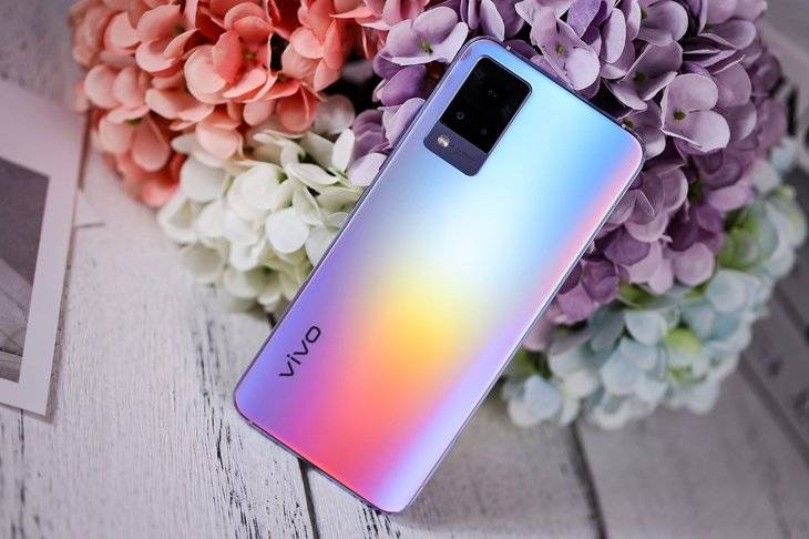 vivo|vivo S9评测：时尚轻薄机身，自拍效果真的好