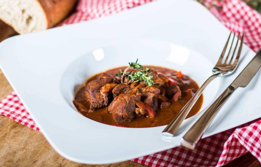 什么炖羊肉去腥味最好 1d8b98636ae2402bbd6a123a5070dc8f.jpeg