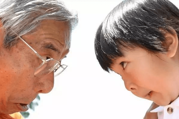 爷爷奶奶和姥姥姥爷谁更受孩子喜欢采访结果来了非她莫属