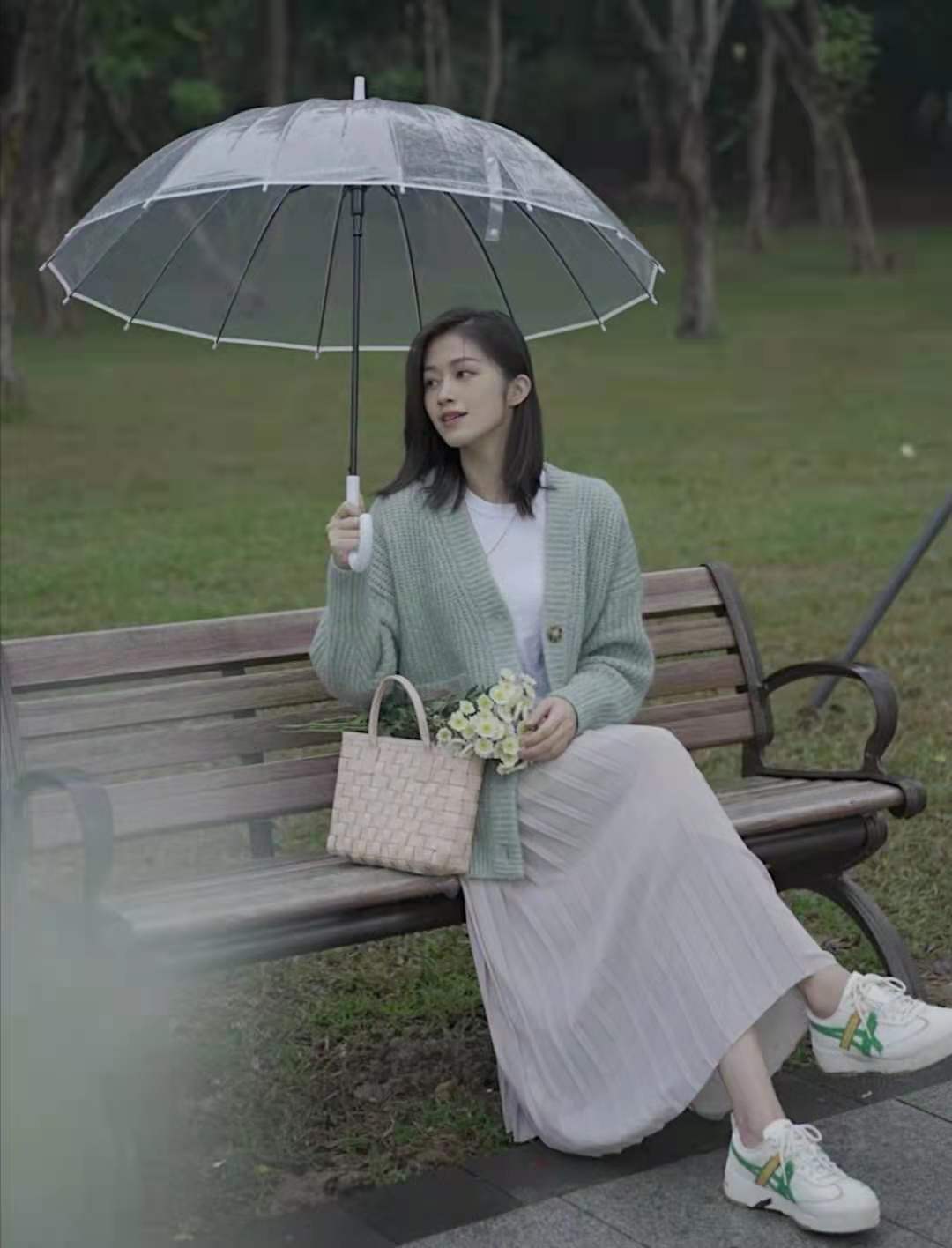 怎么穿衣服才有气质 d863611ddaac4c2bb373ad6264d2d5b6.jpeg