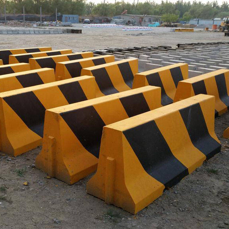 石家庄水泥隔离墩的制作过程制作过程引起人们更多的注意