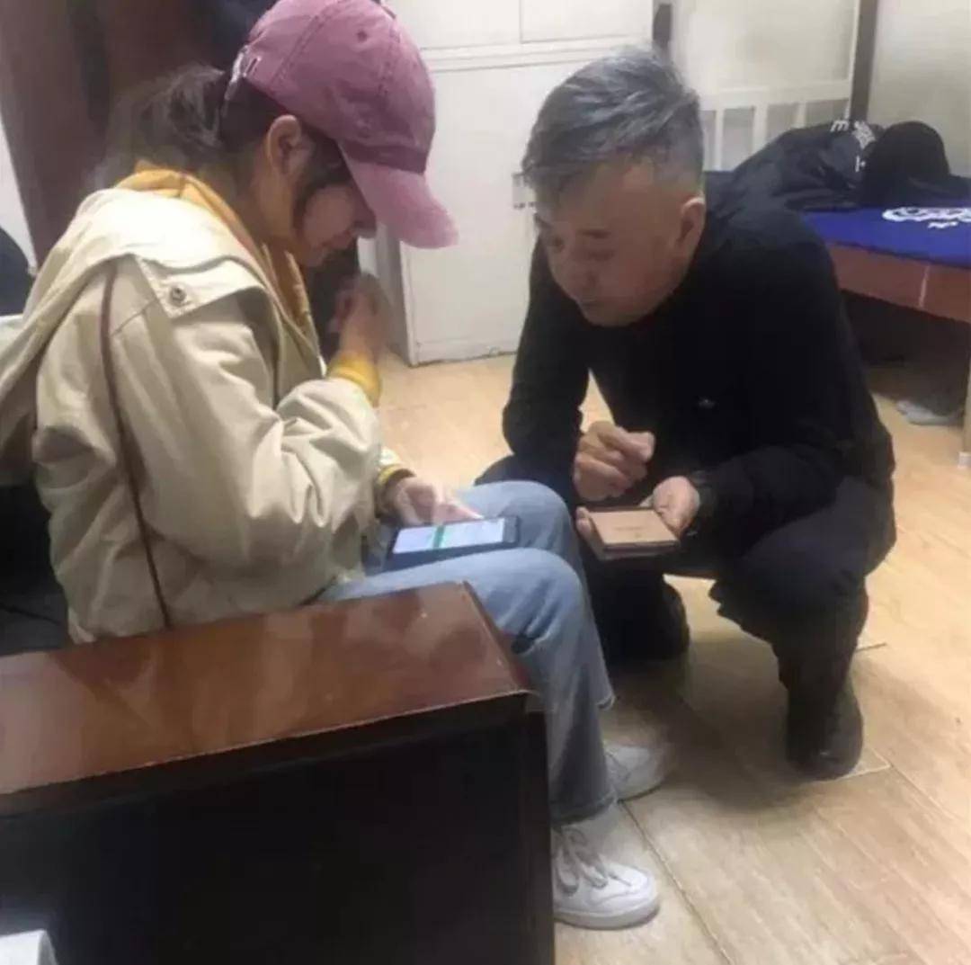 网爆门初中生5男1女 深圳校服19分钟