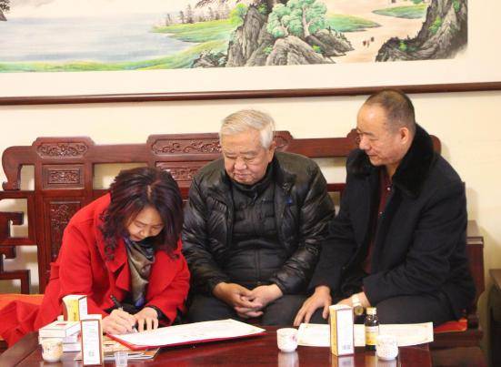 潜心研发参芪沙棘合剂三十余载