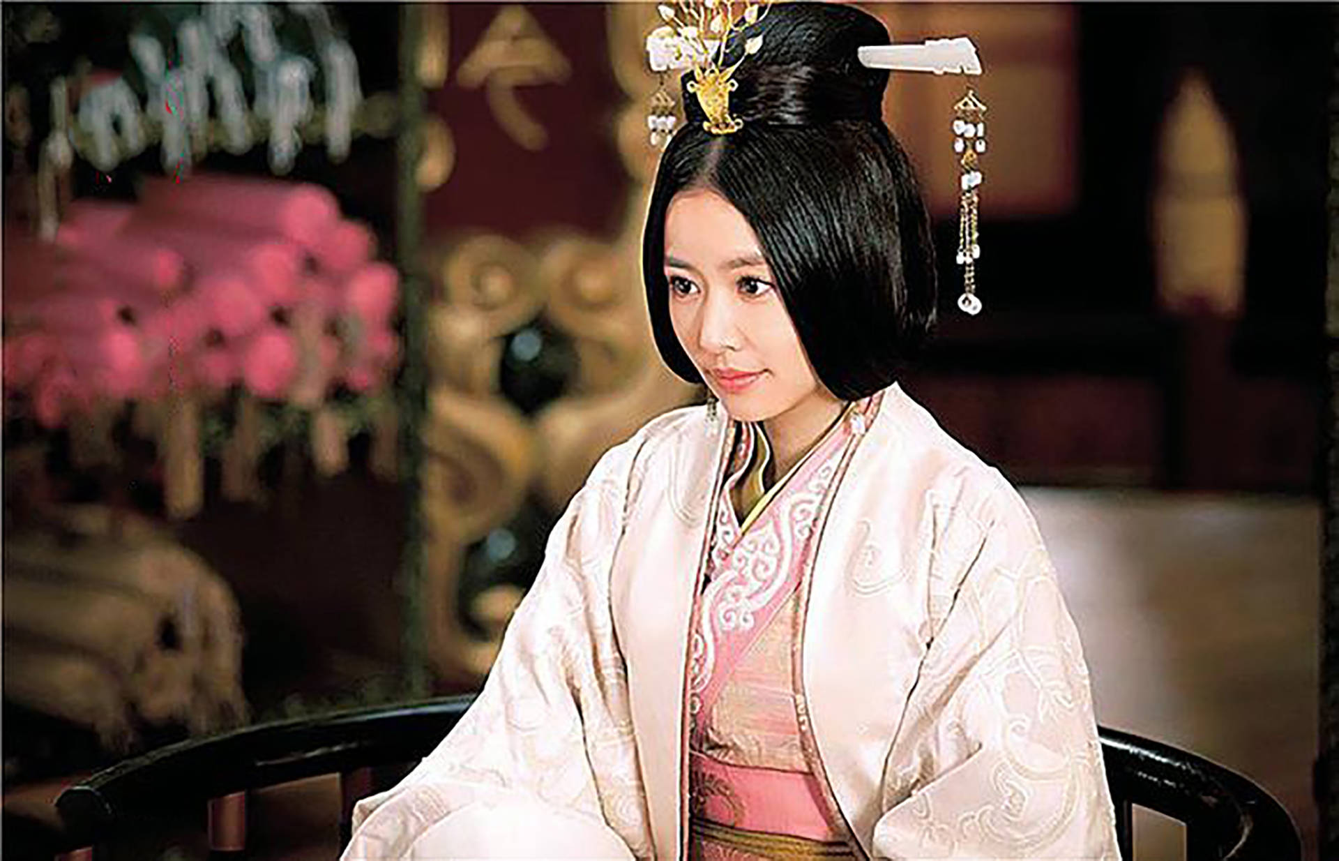 这位皇后的本名阴丽华,她的出生非常显赫,是春秋名相管仲之后,家庭