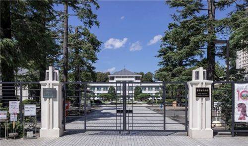 日本名媛学校 学生都是贵族 还负责介绍对象 所嫁之人非富即贵 女子