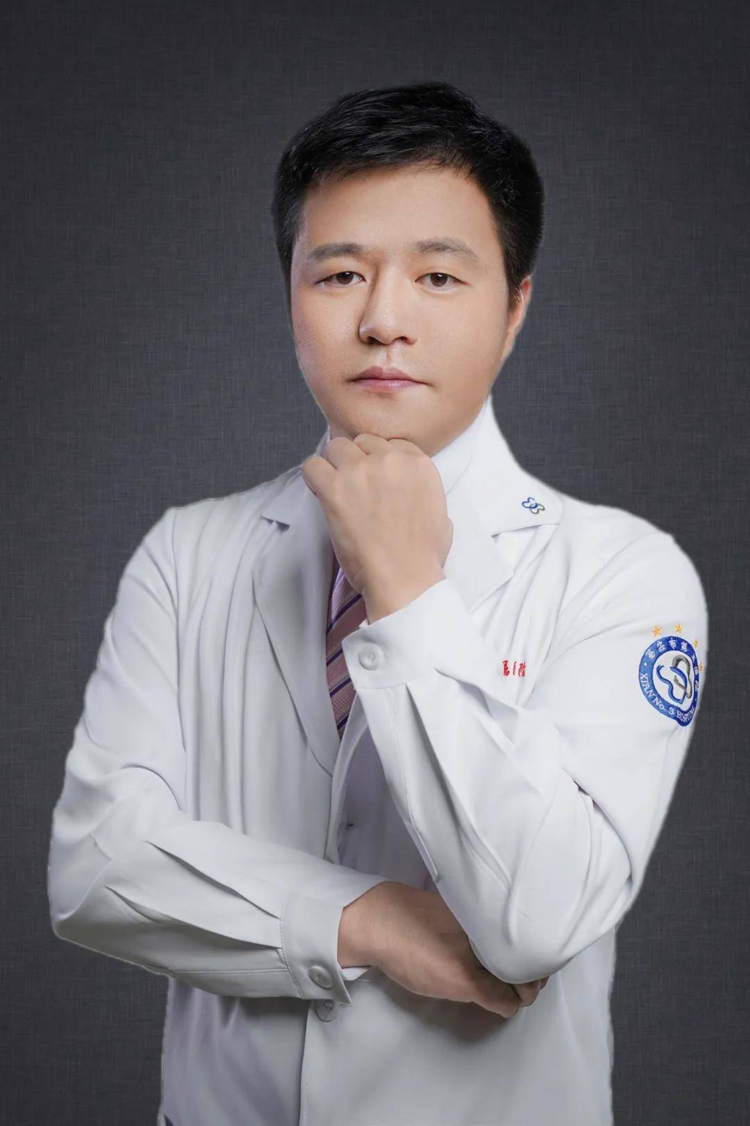 张达 医学博士,副主任医师,西北大学硕士生导师,现任西安市第三医院医