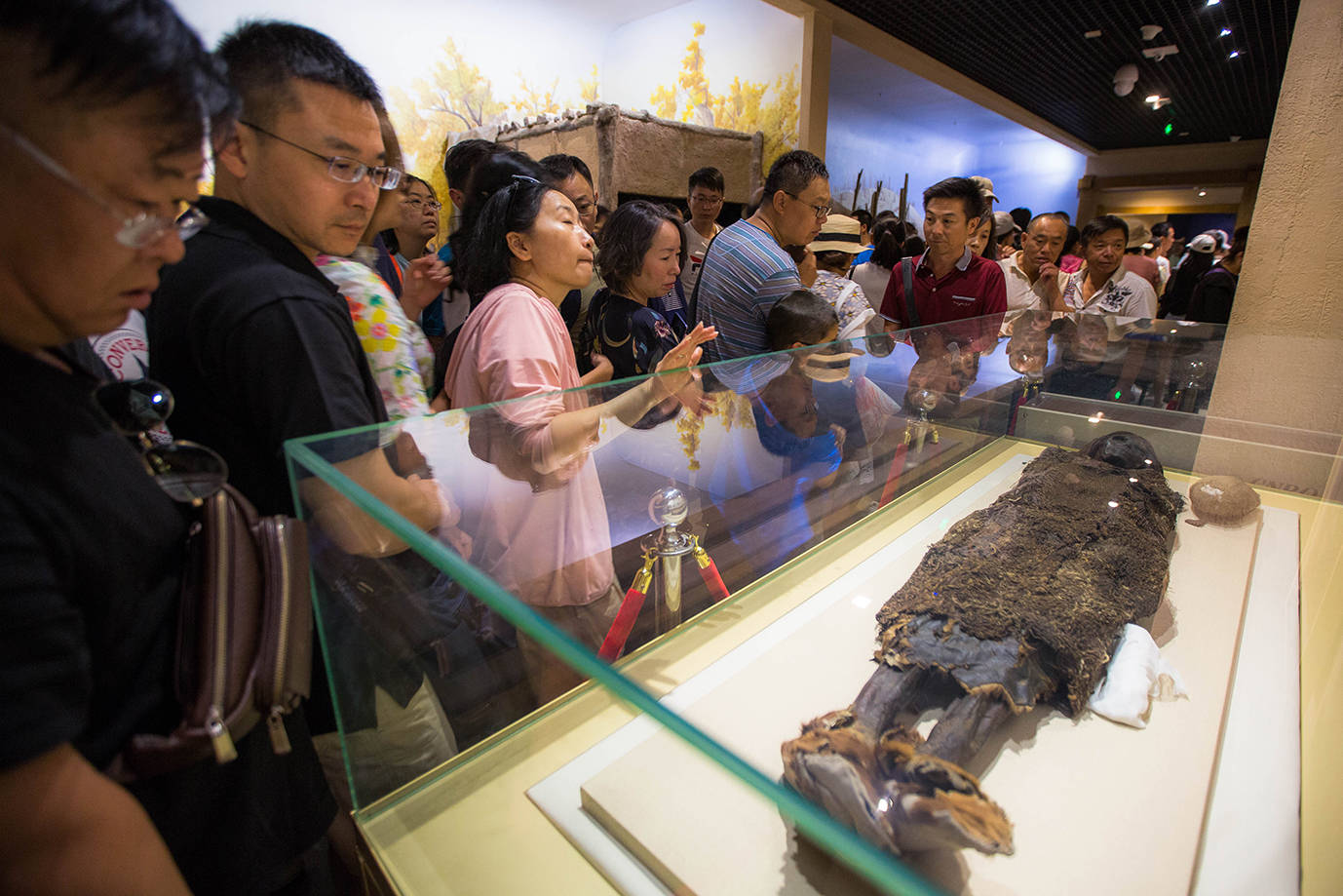 探寻新疆博物馆千年古尸的秘密，楼兰美女如何做到4000年不腐_且末