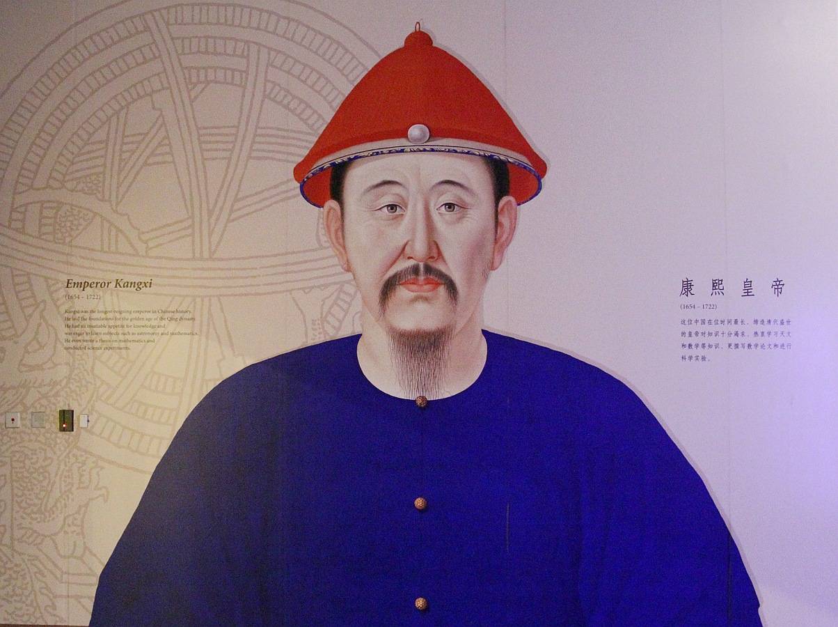 李荣保是富察皇后的生父.他们4人都在朝廷里担任要职,晋封爵位.