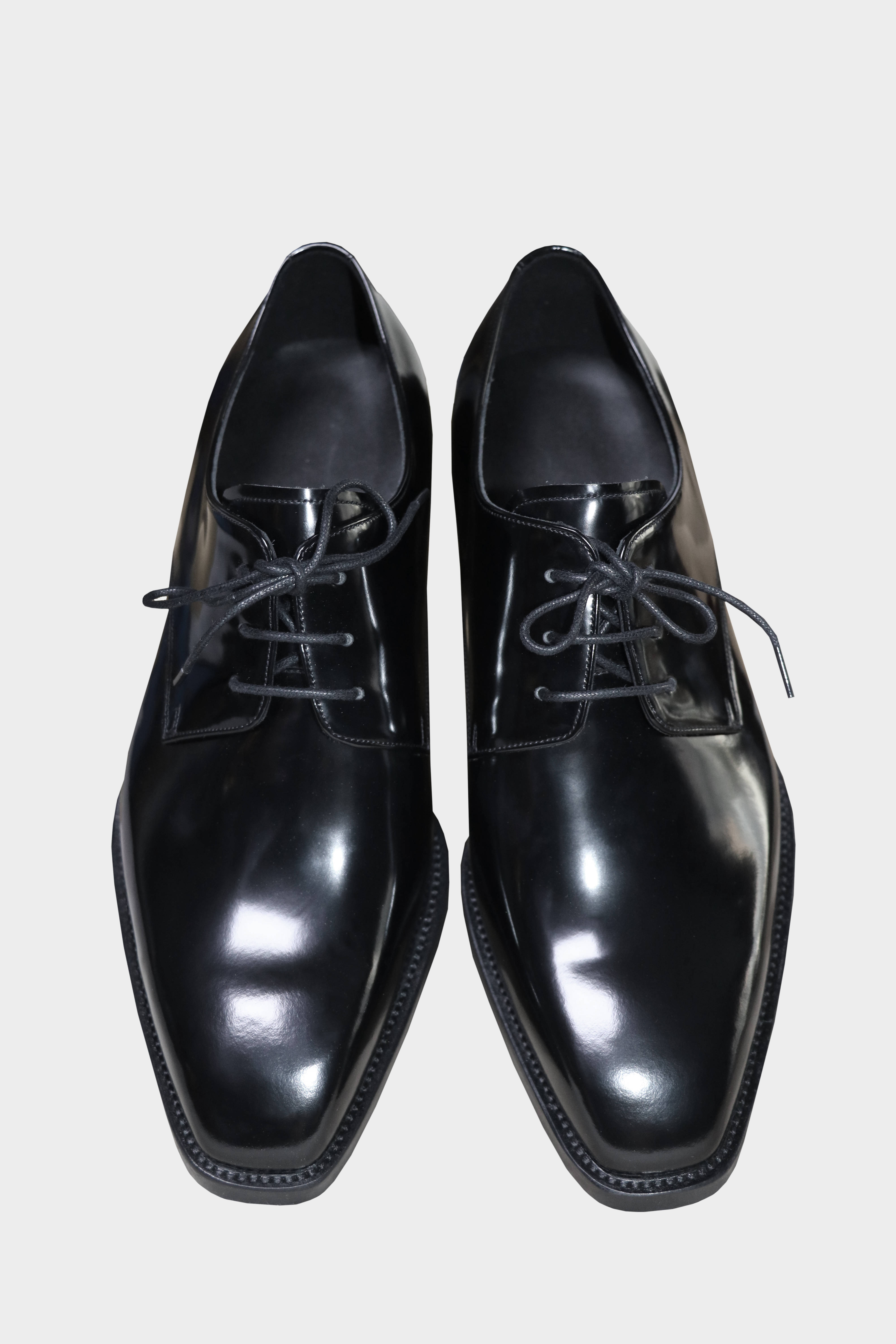 足够霸气的黑色亮皮鞋定制