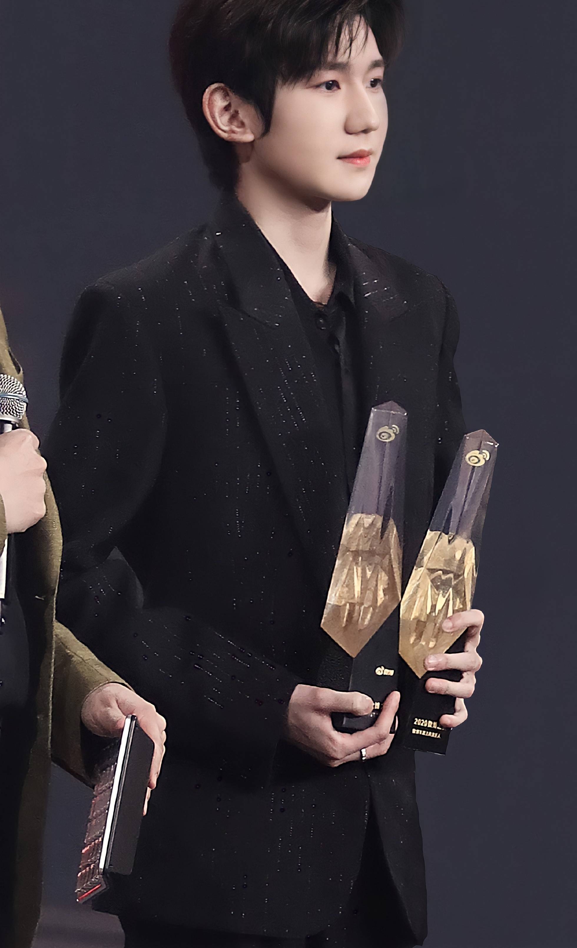 王俊凯王源易烊千玺电视剧的片子 6386d29a15214c2db1e7bfa6c7204ff4.jpeg