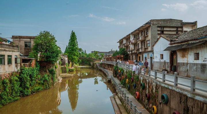 浙江兰溪的一个古镇，悠闲自得适合慢生活，美景美食让人喜爱