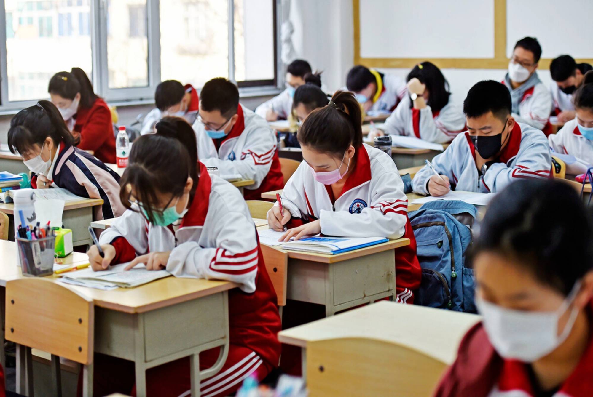 初中课后作业繁重熬夜写还是早起补看看学霸的时间表