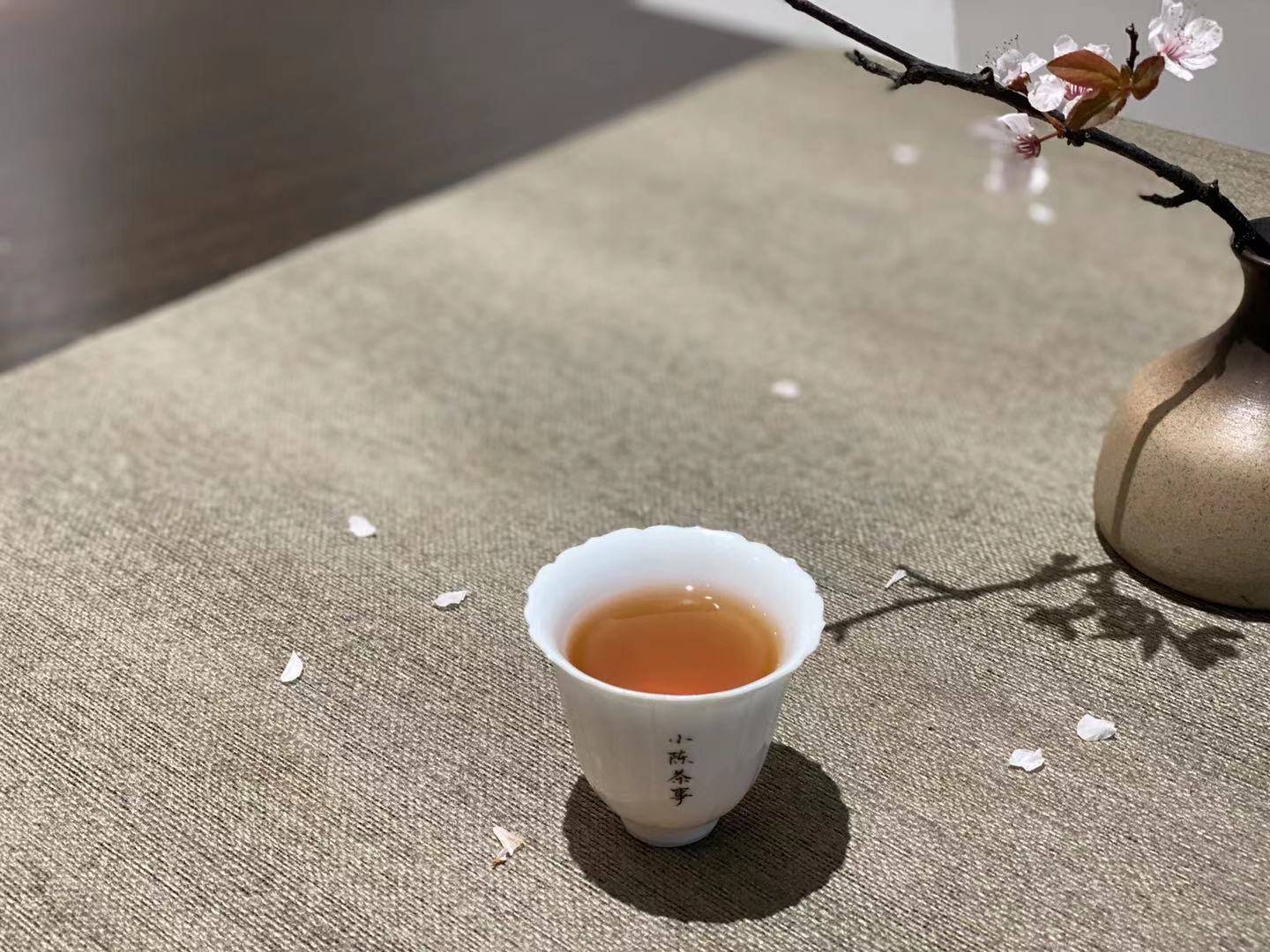 下火的茶有哪些自己煮 0816c73a870349859fdf5a7f6918a66d.jpeg