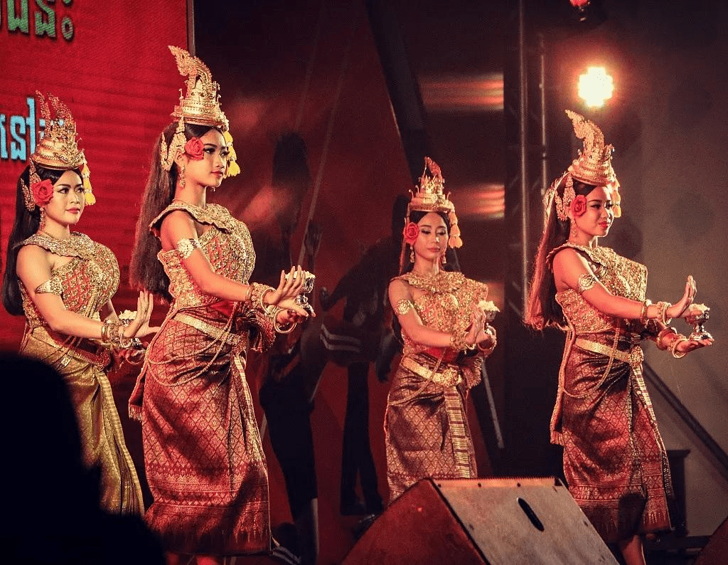 以舞战"疫"——利鑫集团助力柬埔寨运动舞蹈协会抗击疫情