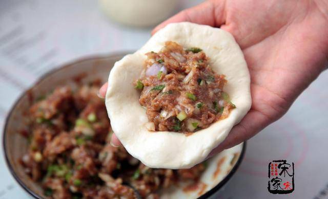 牛肉洋葱馅怎样调好吃 f130dde56bc44169ac27f39db3bbb14a.jpeg