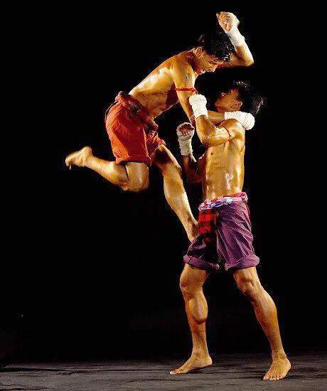 散打等传统项目比赛,就满足主要体育观众了;泰国这边有泰拳,也就基本