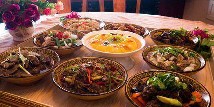 为何新疆美食“九碗三行子”，一定要是九碗？其中大有讲究！