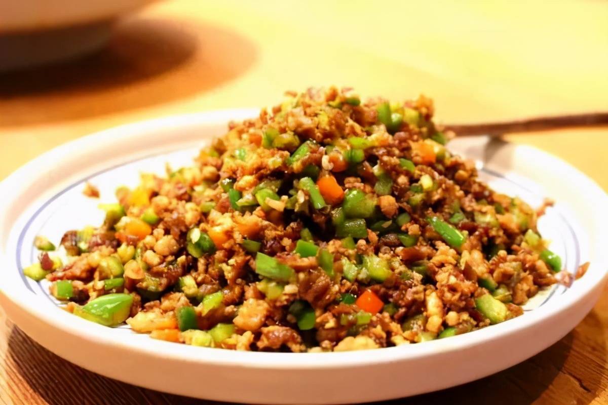 家常下饭菜,云南黑三剁,空心菜梗炒肉末,拌饭拌面也超美味_营养