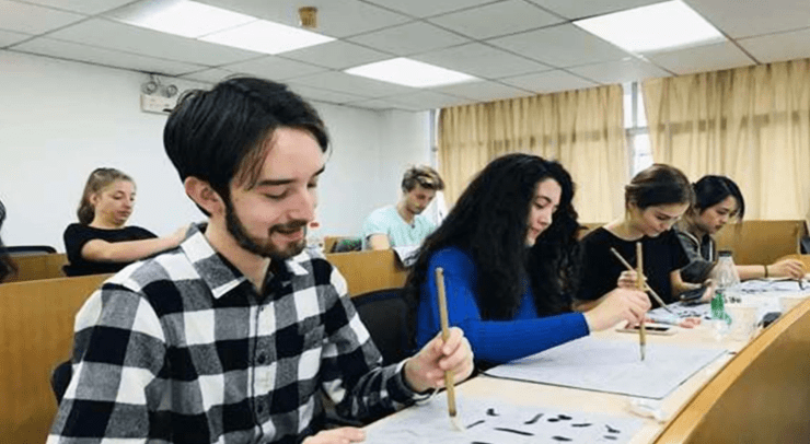 老外用中文交流 ffbc480ded9c409aa234876c694394ec.png