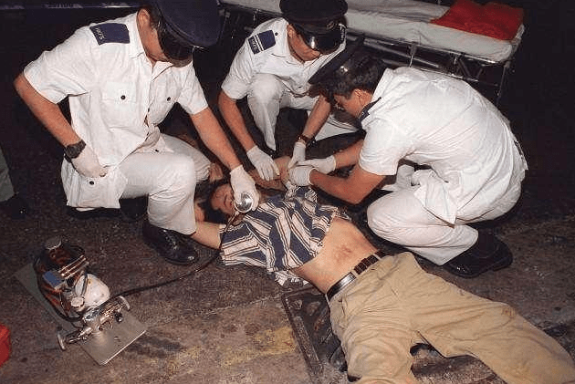 悍匪叶继欢大案,抢劫两千多万,1996年,如何被港警围捕?_香港