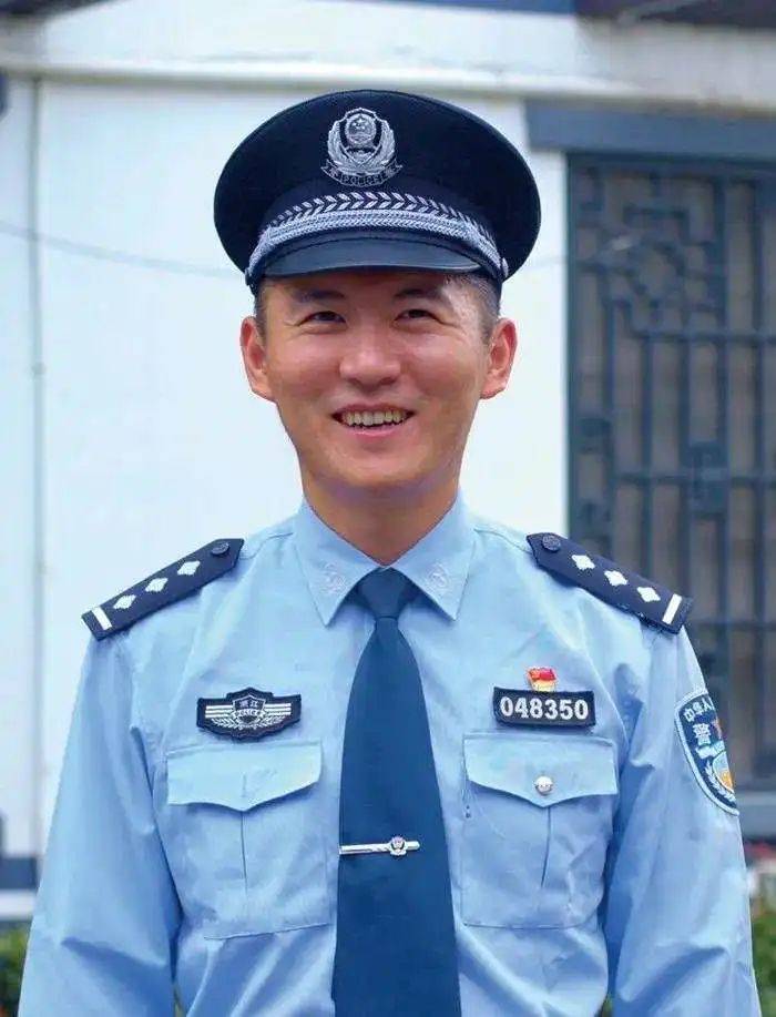 2秒拽回一条命浙江这个男人动作快到看不清