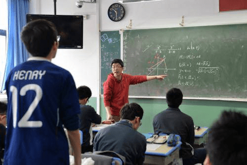 大学如何竞选班长 36874e8c61b54dad9e54f4ae2f200ff3.png