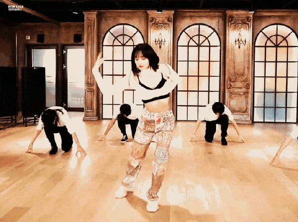 lisa跳《青春有你3》舞蹈导师@lalalalisa_m 演绎的主题曲《we rock》