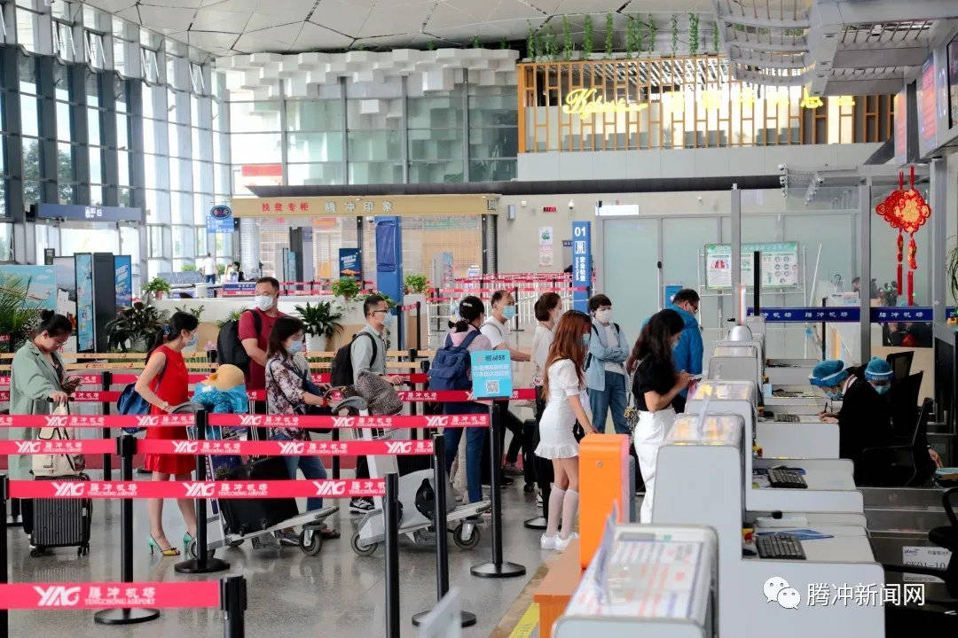 机型|首架空客A320在腾冲机场平稳降落