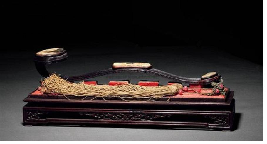 唐物 古法琉璃 細密製 雄鶏 吉祥如意 祥瑞 風水開運 置物  吉祥如意：既是中国古代的一种法器，也是寓意吉祥的工艺品_搜狐网