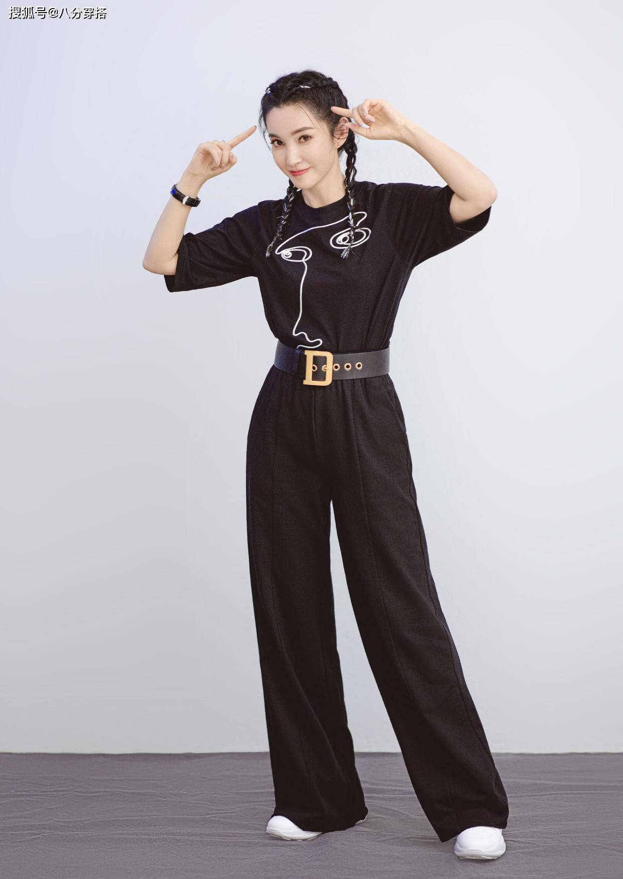 李冰冰是个时尚女魔头白背心配牛仔裤干练大气高级感爆棚