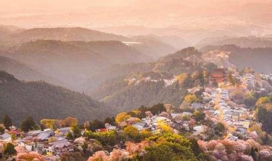 4月日本最迷人的5处风景，看着就像一幅无法描述的壮观巨画