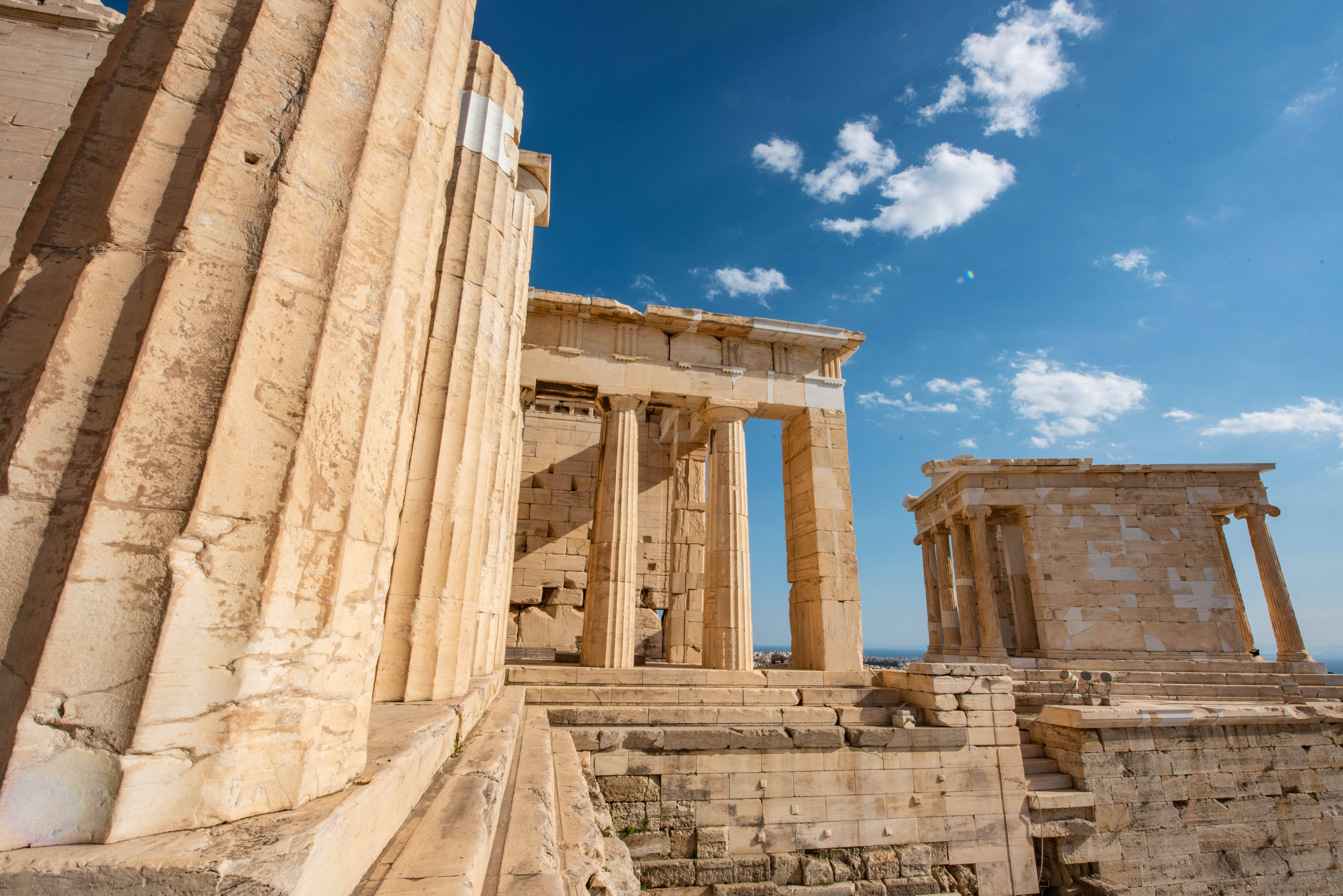 据说始建于公元前580年,集古希腊建筑与雕刻艺术之大成