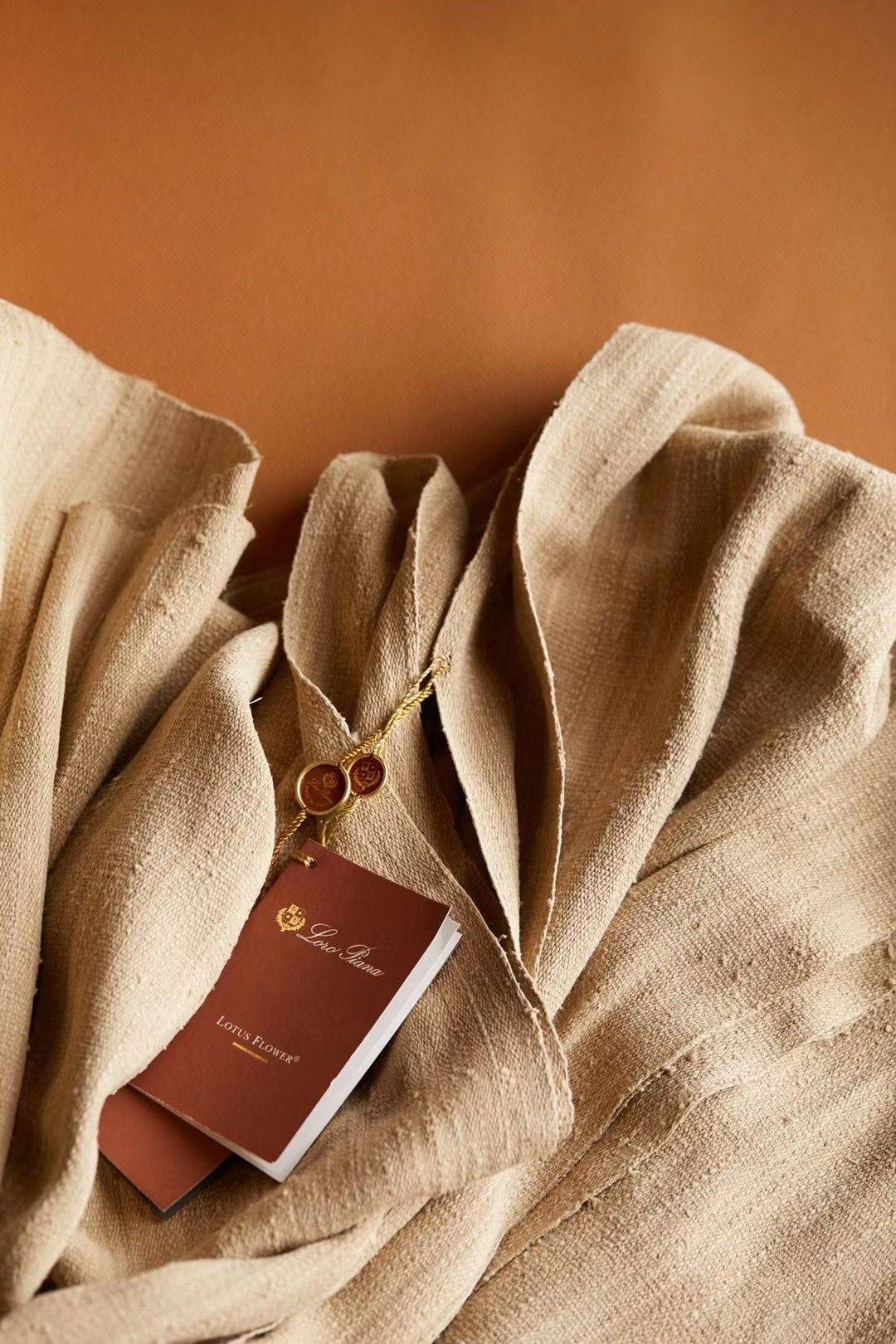 奢侈的loro piana 莲花