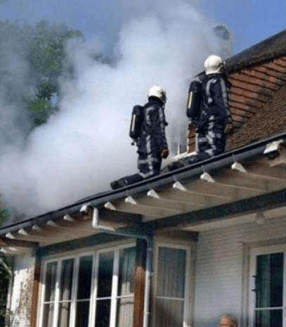 原创
每日一笑:妹子你俩可真是调皮啊,这是在传授什么秘密功夫呢