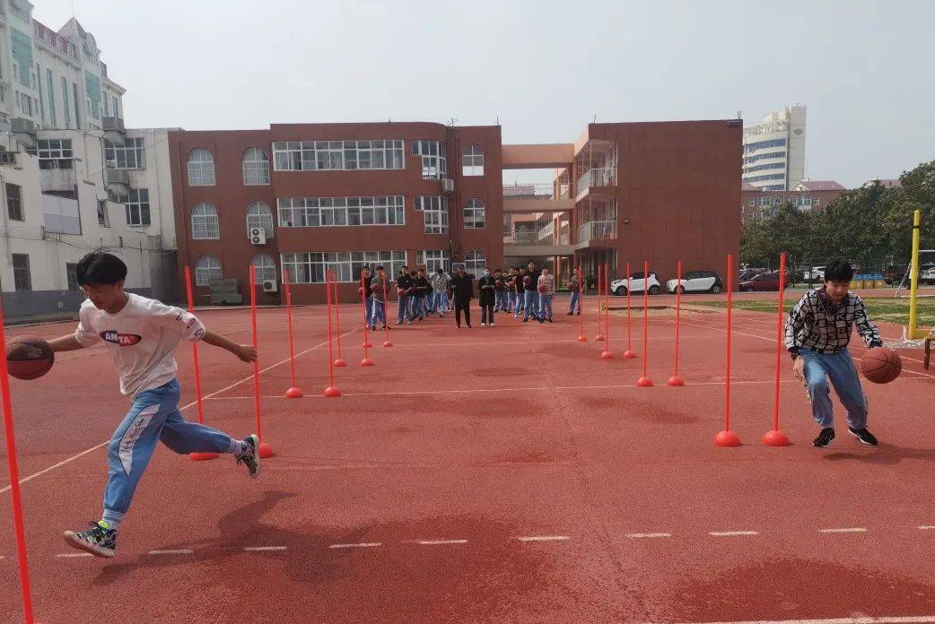 檢測的項目有:1分鐘跳繩,立定跳遠,女子800m,男子1000m跑,籃球運球