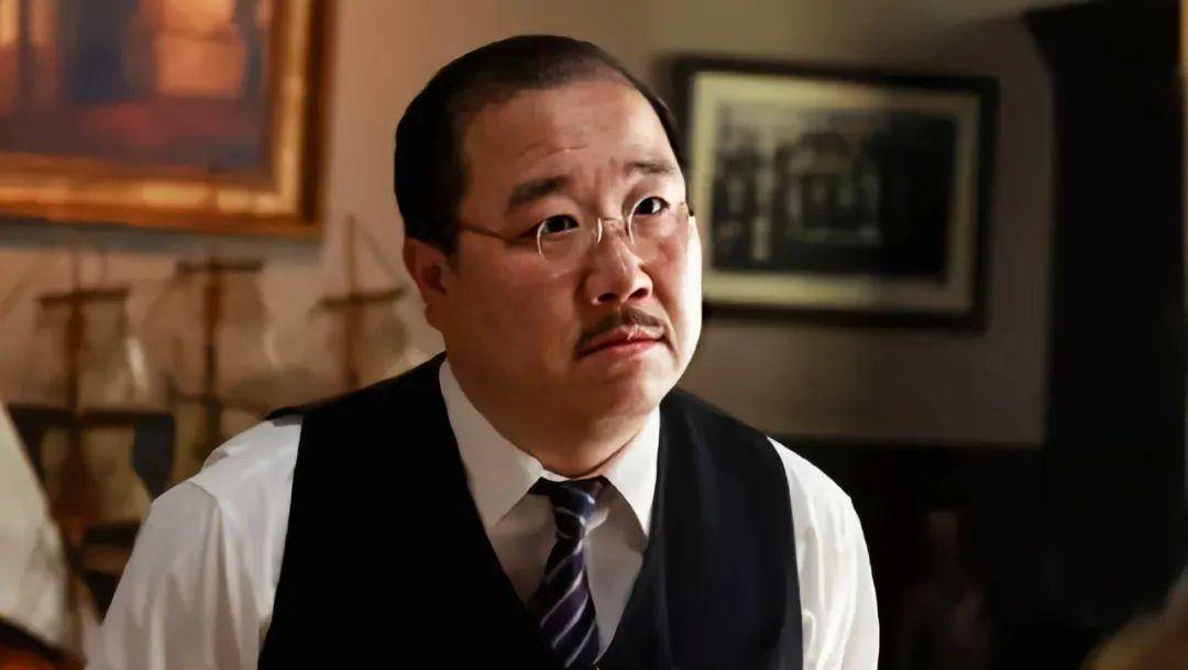 双标的英达缺席长子巴图的成长倾心培养幼子为国争光