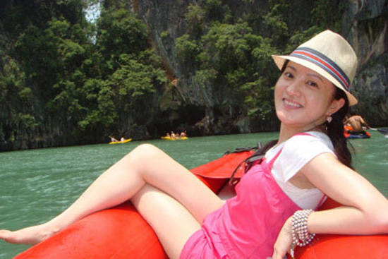 40岁金铭晒近照,尖下巴小v脸太吸睛,曾被撒贝宁暗恋至今单身