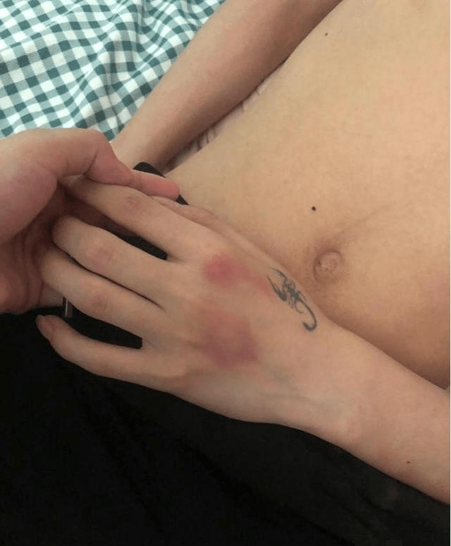 原创
男朋友喝醉酒把我家砸了,我把他打了一顿,是不是太过分了?